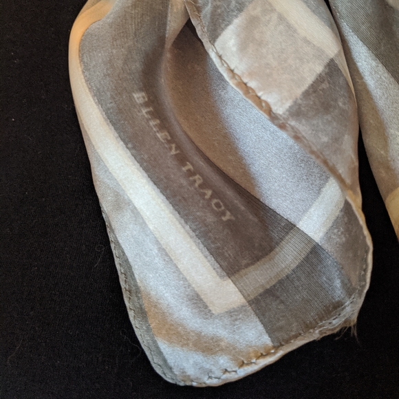 Ellen Tracy Scarf - Picture 2 of 6